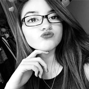 Meet your Posher, Dakota